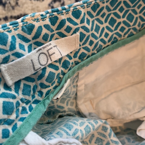 Loft Size 8 geometric pattern teal and cream shorts with front and back pockets - Picture 6 of 7